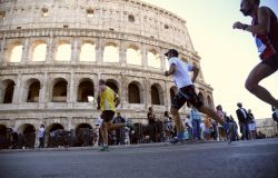 Urbs Mundi, il centro di Roma invaso dai maratoneti