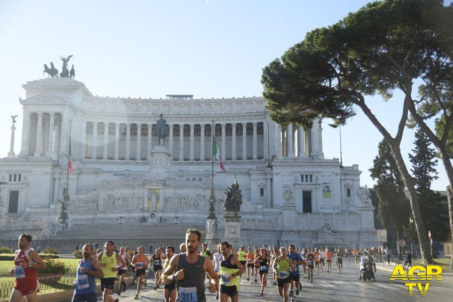 Urbs Mundi, il centro di Roma invaso dai maratoneti Urbs Mundi, il centro di Roma invaso dai maratoneti