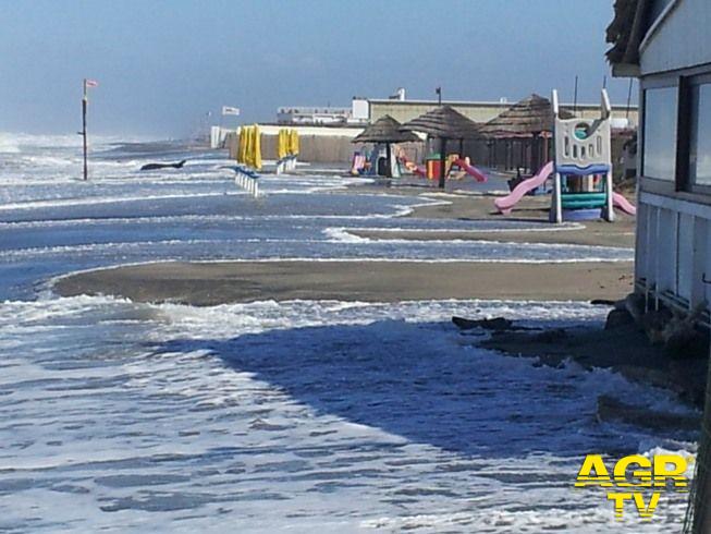 Ostia, mettere in sicurezza le spiagge