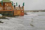 Ostia, spiagge abbandonate, l'Happy Surf torna ai proprietari