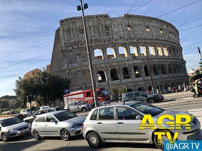 Legambiente Lazio: Al Colosseo passano più mezzi a motore che sulle autostrade del Lazio