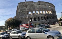 Legambiente Lazio: Al Colosseo passano più mezzi a motore che sulle autostrade del Lazio