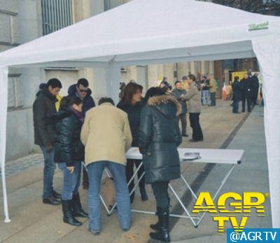 Migranti ad Acilia, FdI si mobilita. Al via una raccolta di firme Migranti ad Acilia, FdI si mobilita. Al via una raccolta di firme