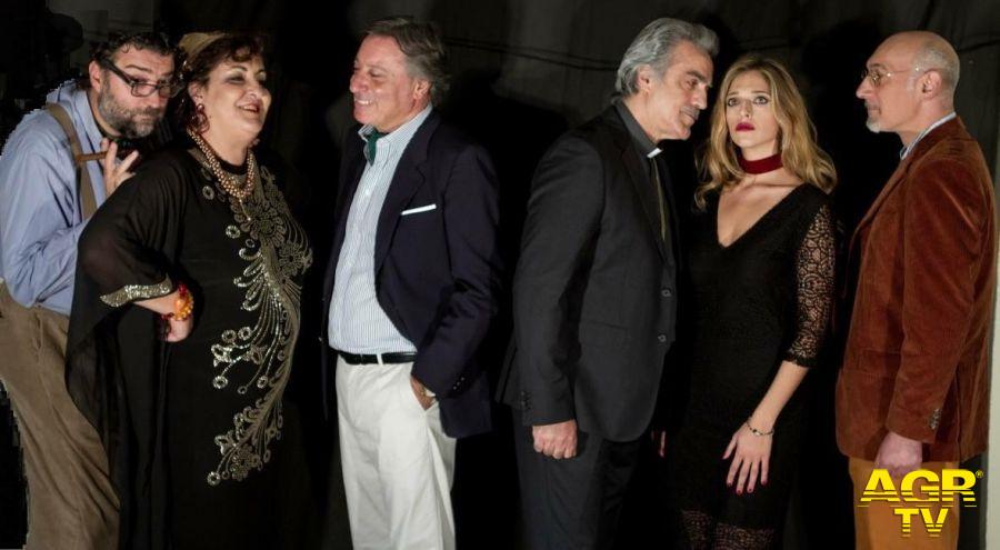 Sua Eccellenza...è servita al teatro Cyrano Sua Eccellenza...è servita al teatro Cyrano