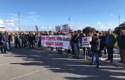 Basta rattoppi....la protesta dei cittadini partita da Ostia si allarga a tutta Roma