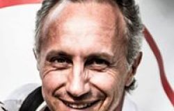 Ostia, un buon libro sotto l'ombrellone