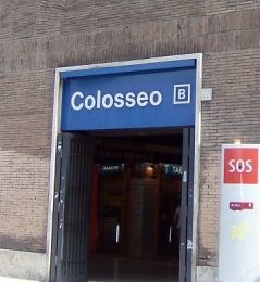 Roma, Zainetto sospetto sulla Metro B1