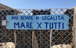 No...agli ecomostri sul lungomare