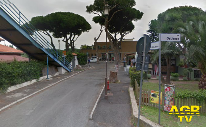 Ostia Antica, stazione isolata, accesso solo a piedi Ostia Antica, stazione isolata, accesso solo a piedi