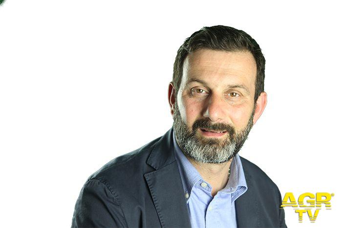 Fregene, via al decentramento...promette De Vecchis Fregene, via al decentramento...promette De Vecchis