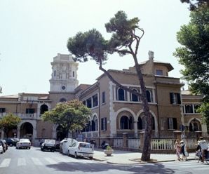 Ostia, consigliere difende il decentramento: allontanto dall'aula