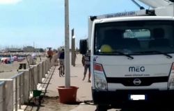 Ostia, è scontro sulle spiagge illuminate
