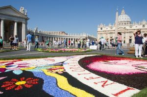 Roma, infiorata storica in via della Conciliazione