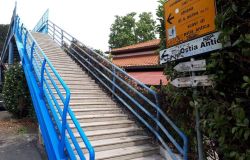 Ostia Antica, poca trasparenza sulla manutenzioe del ponte pedonale