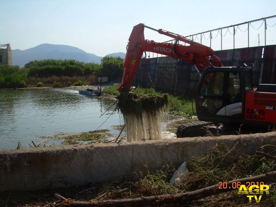 Terracina, rimosse erba e detriti dallo sgrigliatore, spiagge più pulite Terracina, rimosse erba e detriti dallo sgrigliatore, spiagge più pulite