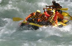 Rafting, discesa in gommone sul Nera