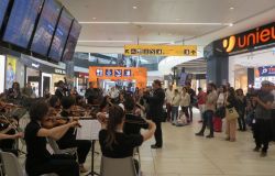 Fiumicino, l'aeroporto si trasforma in teatro ed ospita concerti