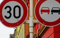 X Municipio, scuole sicure, limite di 30 km/h sulle strade dinanzi alle scuole