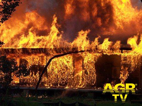 Ostia Antica, un incendio distrugge il ristorante 