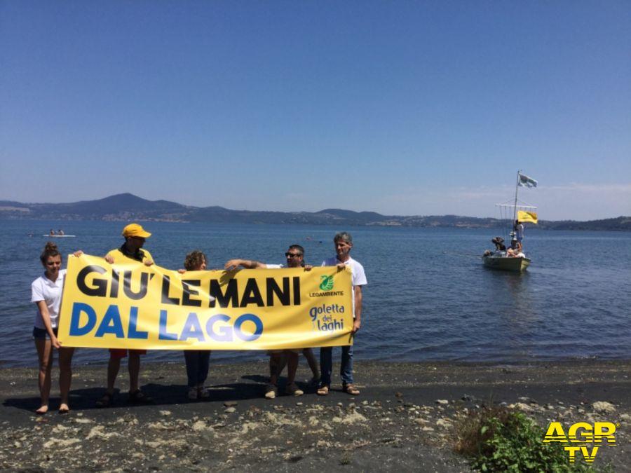 Bracciano, proseguono i rilievi nel lago alla ricerca delle plastiche Bracciano, proseguono i rilievi nel lago alla ricerca delle plastiche