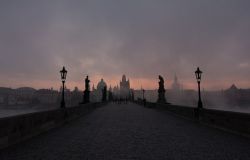 Roma, interi quartieri al buio