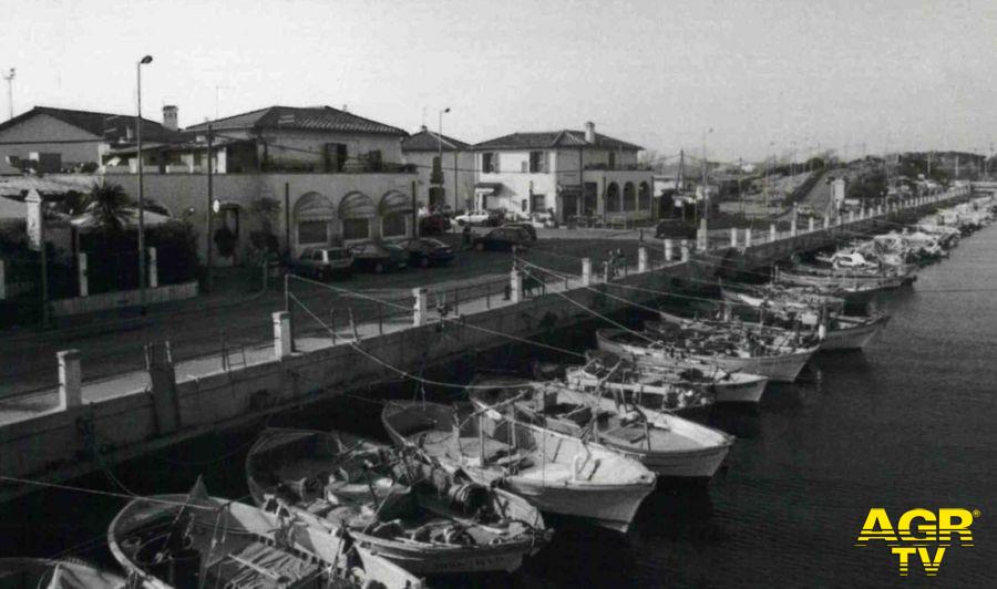 Ostia, stop alla navigazione sotto il ponte del lungomare Ostia, stop alla navigazione sotto il ponte del lungomare