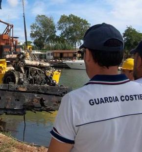 Fiumicino, via alla rimozione dei relitti abbandonati  lungo il corso del Tevere