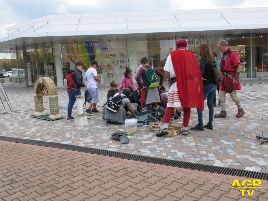 Fiumicino, festa grande per il compleanno di....Traiano