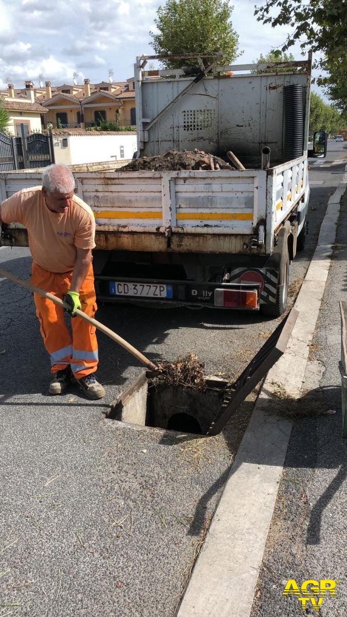 Fiumicino, iniziata la pulizia delle ceditoie