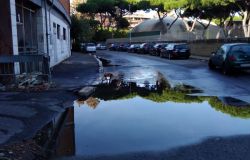 Ostia, gli acquazzoni allagano il litorale