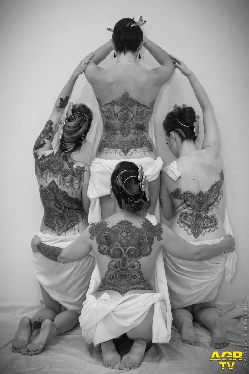 Tatuaggi, le architetture artificiali ed umane nel segno di Marco Manzo Tatuaggi, le architetture artificiali ed umane nel segno di Marco Manzo
