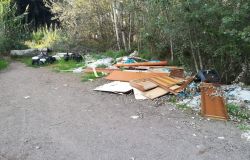 Rifiuti pericolosi nella Pineta Acque rosse