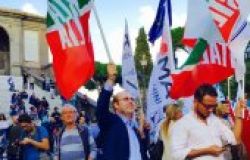 Roma, sit in di FI dinanzi alla sede AMA